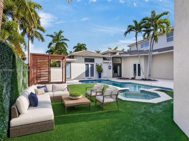1371 Victoria Isle Drive, Weston, FL 33327