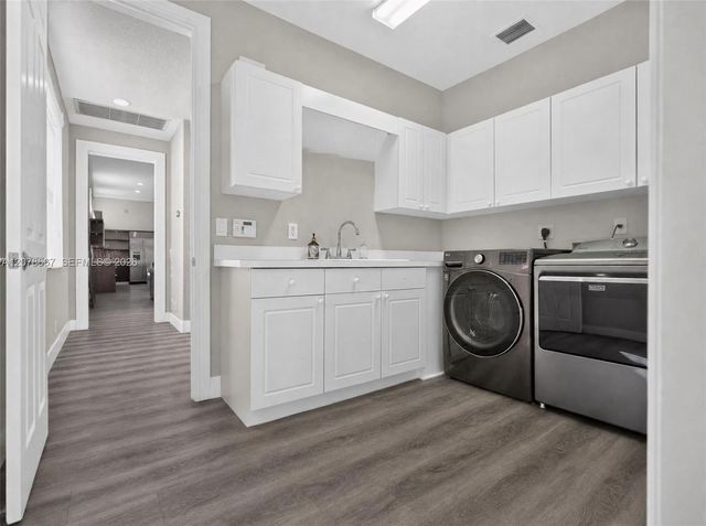 1371 Victoria Isle Drive, Weston, FL 33327