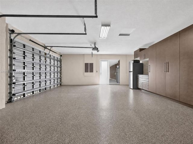 1371 Victoria Isle Drive, Weston, FL 33327