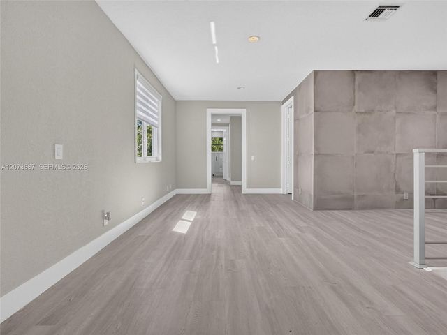 1371 Victoria Isle Drive, Weston, FL 33327