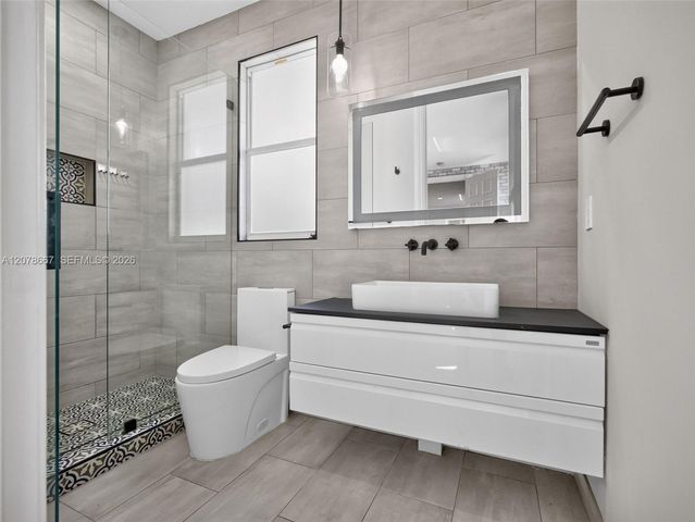 1371 Victoria Isle Drive, Weston, FL 33327