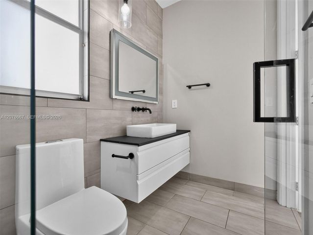 1371 Victoria Isle Drive, Weston, FL 33327