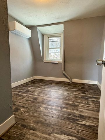 23 Trafalgar Square 23, Barre, MA 01005