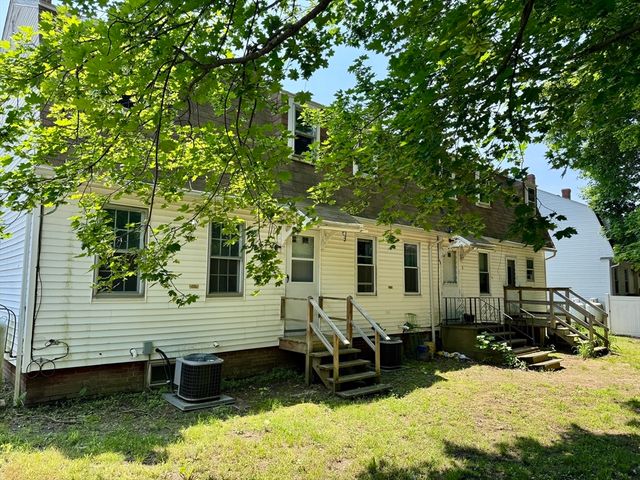 23 Trafalgar Square 23, Barre, MA 01005