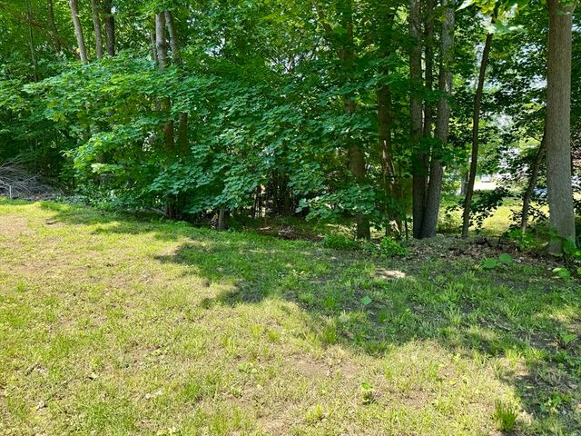 23 Trafalgar Square 23, Barre, MA 01005