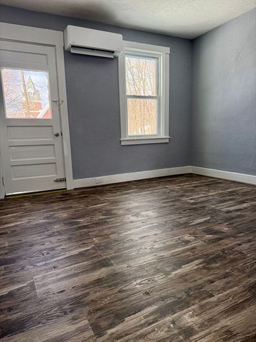 23 Trafalgar Square 23, Barre, MA 01005