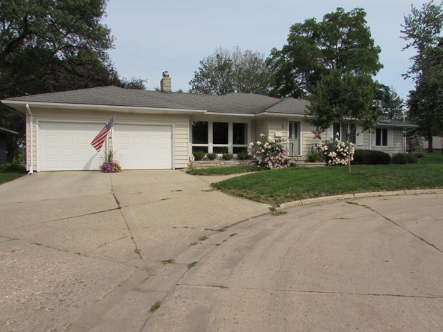 1317 Beach Place, Fairmont, MN 56031