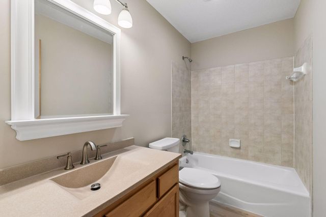 4631 Hummingbird Trail NE, Prior Lake, MN 55372