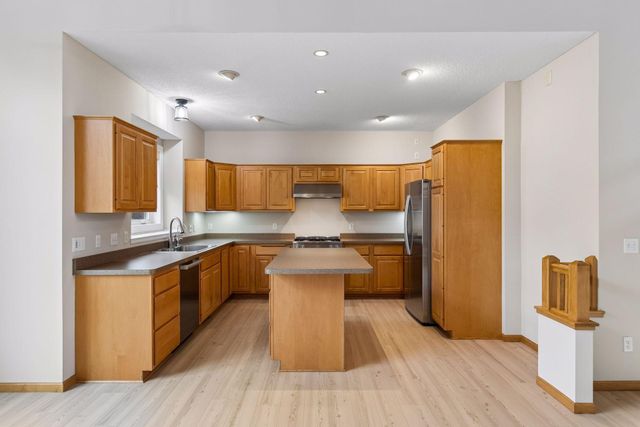 4631 Hummingbird Trail NE, Prior Lake, MN 55372