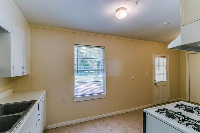 505 S 4th Street, Baytown, TX 77520