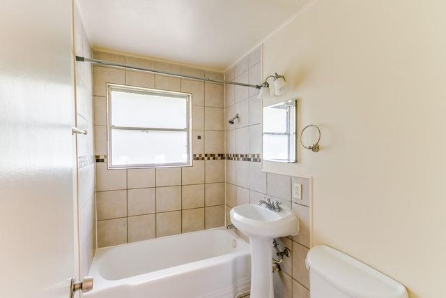 505 S 4th Street, Baytown, TX 77520