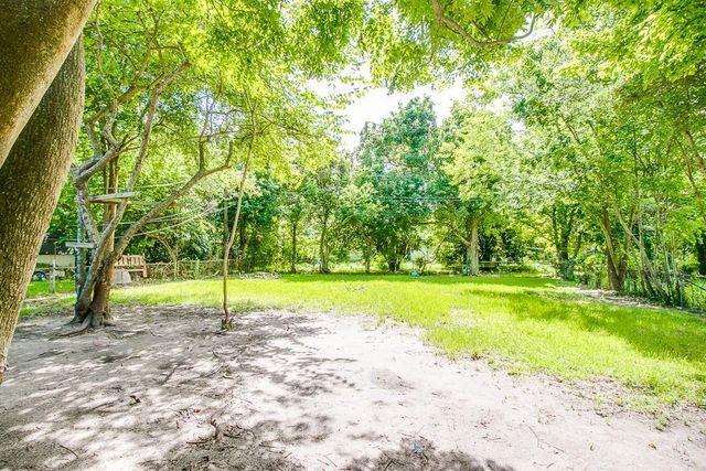 505 S 4th Street, Baytown, TX 77520