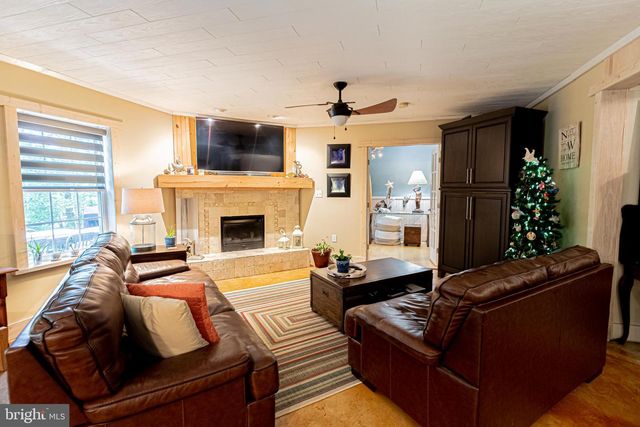 584 LAKE CAROLINE DR, Ruther Glen, VA 22546