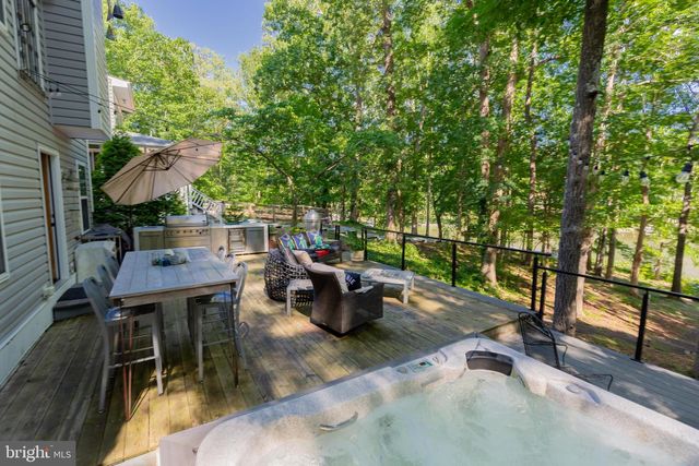 584 LAKE CAROLINE DR, Ruther Glen, VA 22546