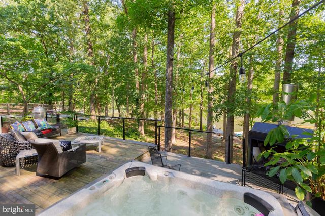 584 LAKE CAROLINE DR, Ruther Glen, VA 22546