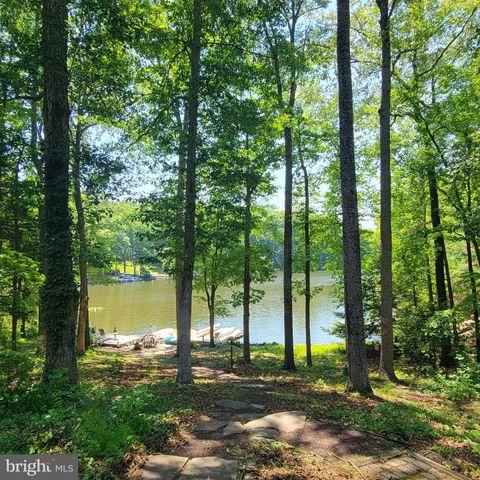 584 LAKE CAROLINE DR, Ruther Glen, VA 22546