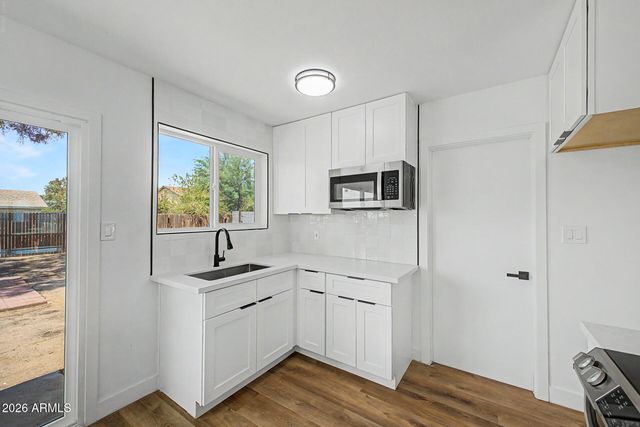 4520 E ALTA VISTA Road, Phoenix, AZ 85042