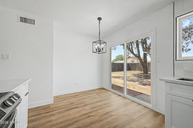 4520 E ALTA VISTA Road, Phoenix, AZ 85042
