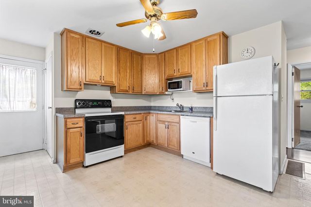 1123 OUTER DR, Hagerstown, MD 21742