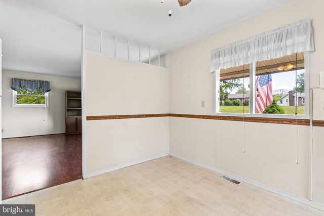 1123 OUTER DR, Hagerstown, MD 21742