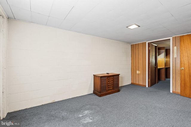 1123 OUTER DR, Hagerstown, MD 21742