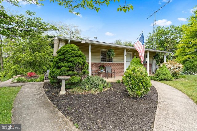 1123 OUTER DR, Hagerstown, MD 21742