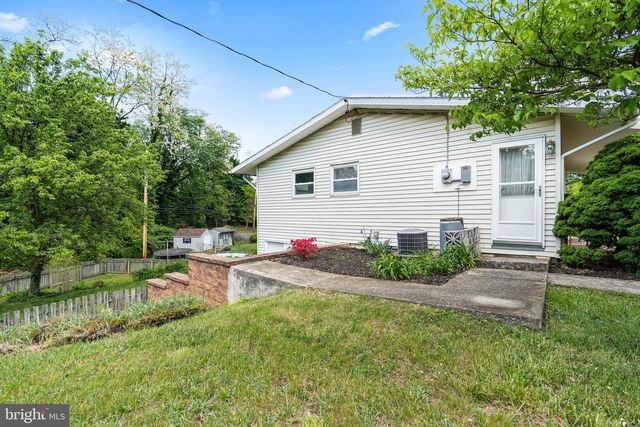 1123 OUTER DR, Hagerstown, MD 21742