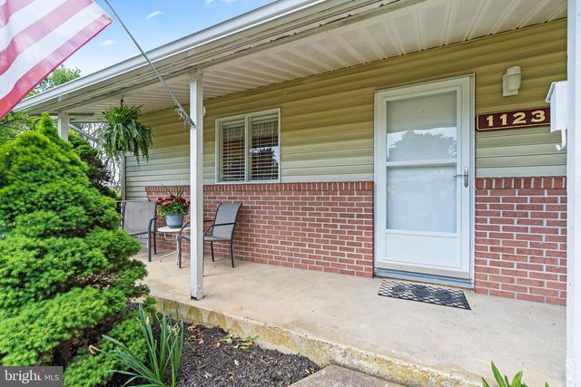1123 OUTER DR, Hagerstown, MD 21742