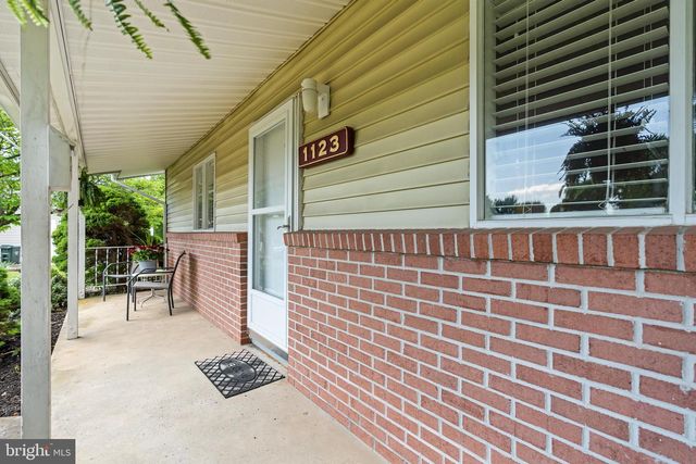 1123 OUTER DR, Hagerstown, MD 21742