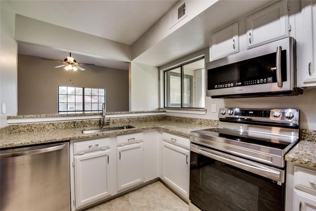 443 Pogue Street, Cedar Hill, TX 75104