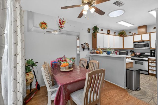 5530 Coral Creek Way, Elk Grove, CA 95758