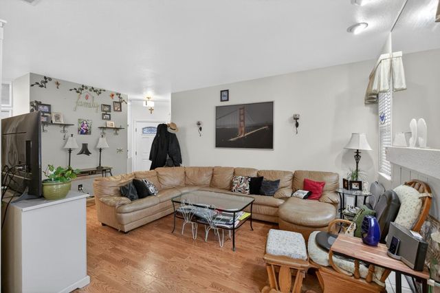 5530 Coral Creek Way, Elk Grove, CA 95758