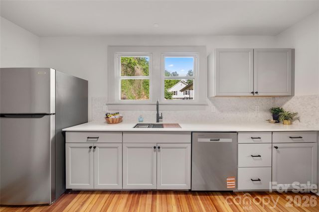10 Sixth Street, Asheville, NC 28804