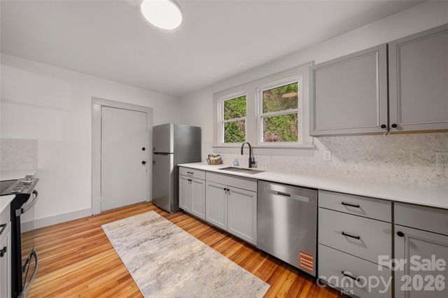 10 Sixth Street, Asheville, NC 28804