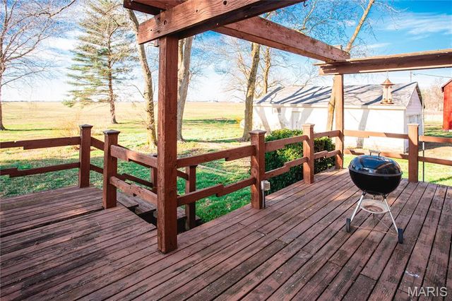 12772 Buckeye Road, Highland, IL 62249