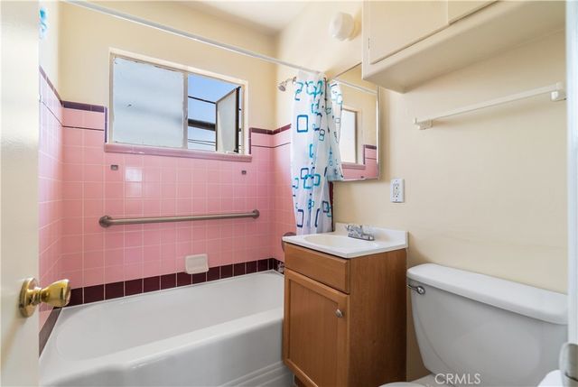 1876 Henderson Avenue, Long Beach, CA 90806