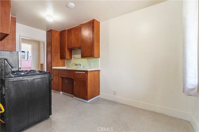 1876 Henderson Avenue, Long Beach, CA 90806