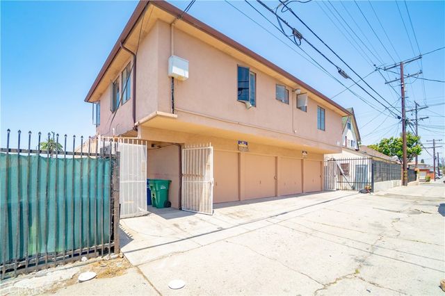 1876 Henderson Avenue, Long Beach, CA 90806