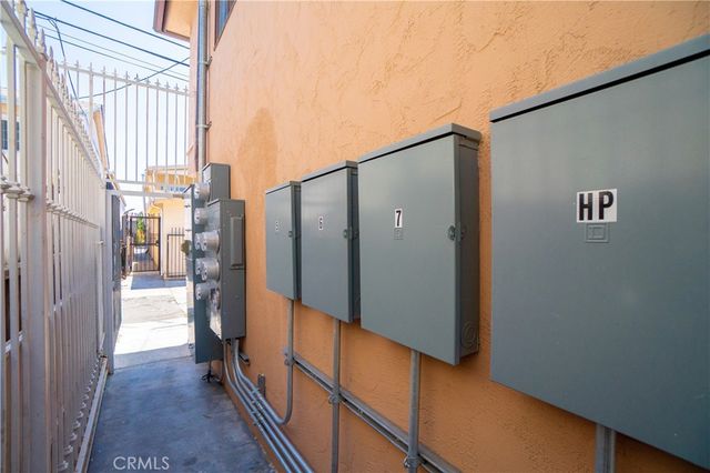 1876 Henderson Avenue, Long Beach, CA 90806