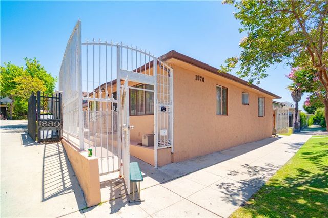 1876 Henderson Avenue, Long Beach, CA 90806