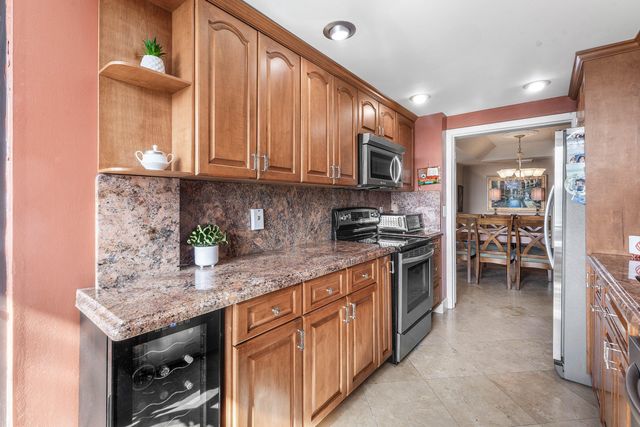 3589 S Ocean Boulevard 703, South Palm Beach, FL 33480