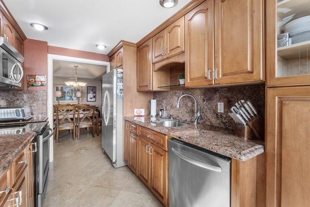 3589 S Ocean Boulevard 703, South Palm Beach, FL 33480
