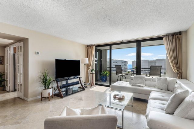 3589 S Ocean Boulevard 703, South Palm Beach, FL 33480