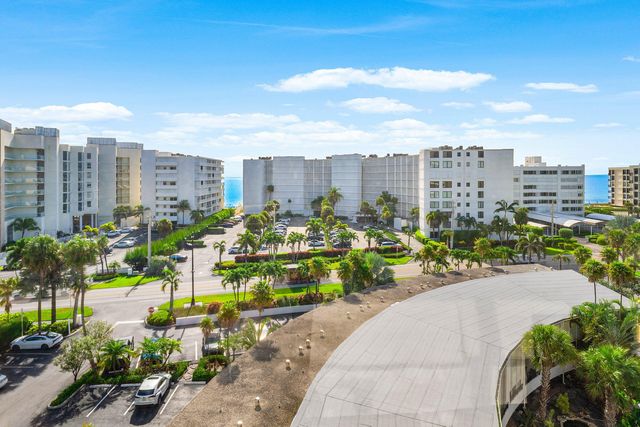 3589 S Ocean Boulevard 703, South Palm Beach, FL 33480