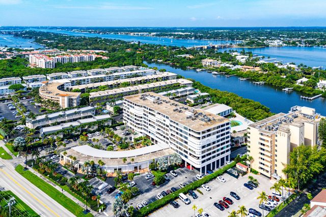 3589 S Ocean Boulevard 703, South Palm Beach, FL 33480