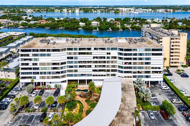 3589 S Ocean Boulevard 703, South Palm Beach, FL 33480