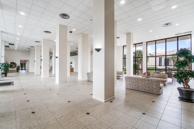 3589 S Ocean Boulevard 703, South Palm Beach, FL 33480
