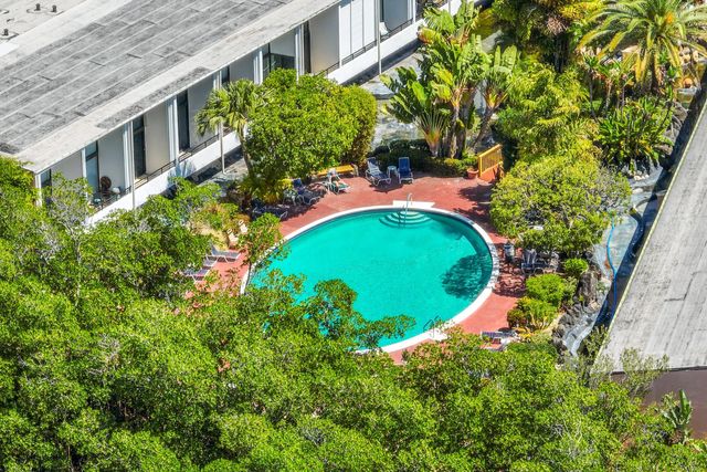 3589 S Ocean Boulevard 703, South Palm Beach, FL 33480