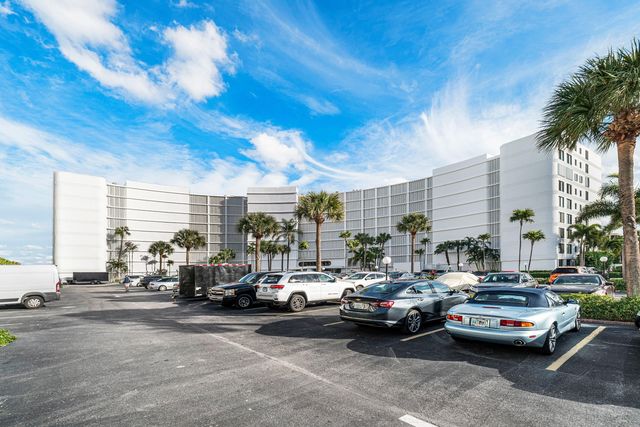 3589 S Ocean Boulevard 703, South Palm Beach, FL 33480
