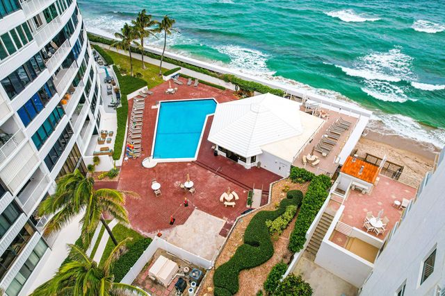 3589 S Ocean Boulevard 703, South Palm Beach, FL 33480